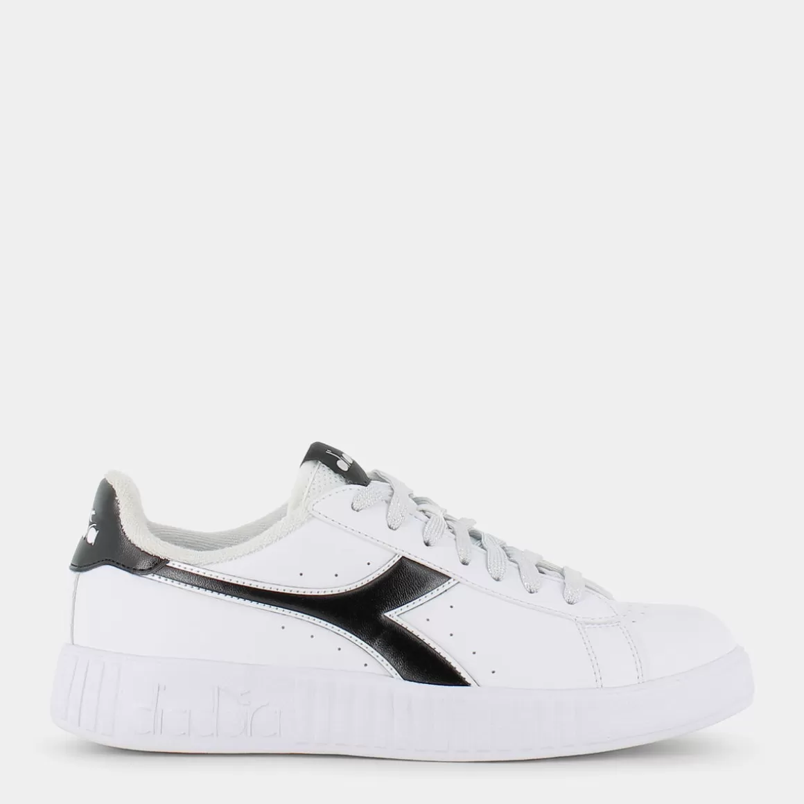 Shop DIADORA 176737 Game P Step Sportive Bianco